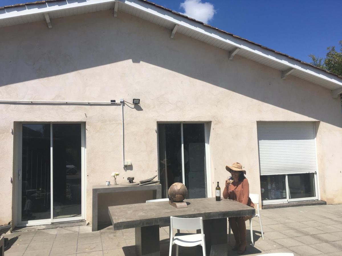 Bureaux Appartements Lesparre Medoc Exterior photo